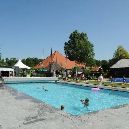 Holiday Droompark Buitenhuizen.67 * וולסן-זאוד