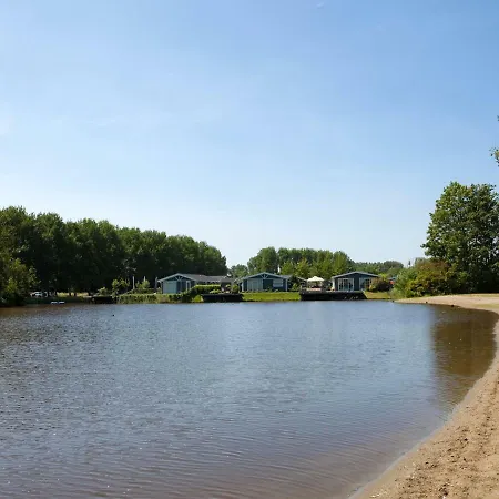 Holiday Droompark Buitenhuizen.67 בית נופש וולסן-זאוד